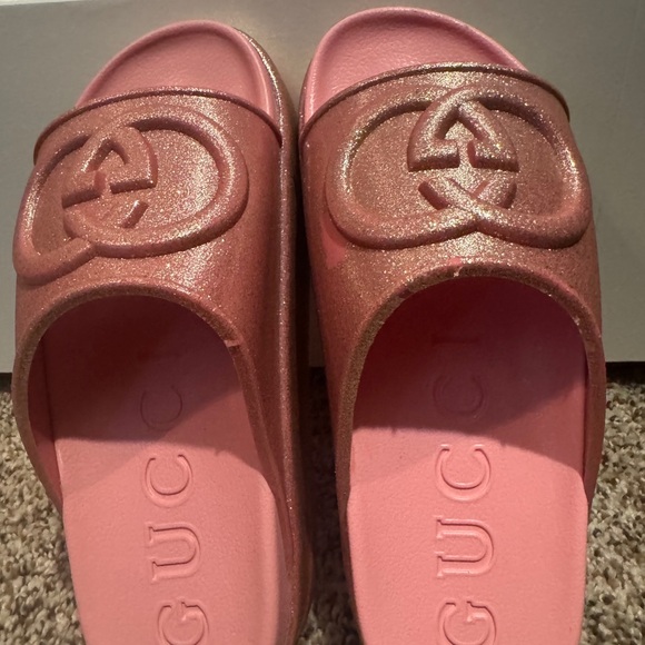 GUCCI Slides - Picture 6 of 8